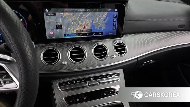 Mercedes-Benz E-Class W213 2023 Белый из Кореи, фото 5