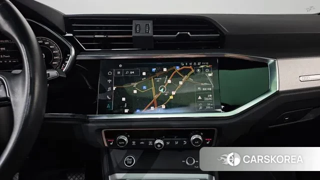 Audi Q3 (F3) 2023 Белый из Кореи, фото 5