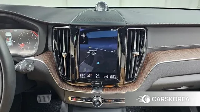 Volvo XC60 second Generation 2021 Белый из Кореи, фото 5