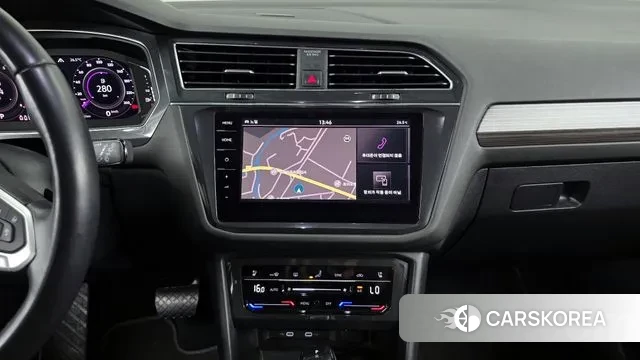 Volkswagen Tiguan Allspace 2023 Черный из Кореи, фото 5