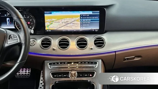 Mercedes-Benz E-Class W213 2018 Белый из Кореи, фото 5