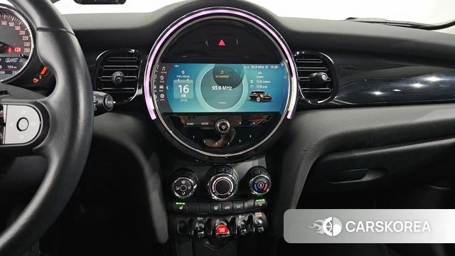 Mini Cooper 2021 Жемчужный цвет из Кореи, фото 5