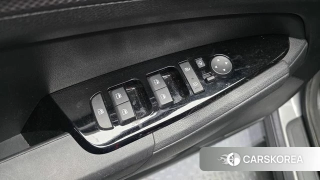 Kia Sportage 5th Generation Hybrid 2024 Серебристо-серый из Кореи, фото 5