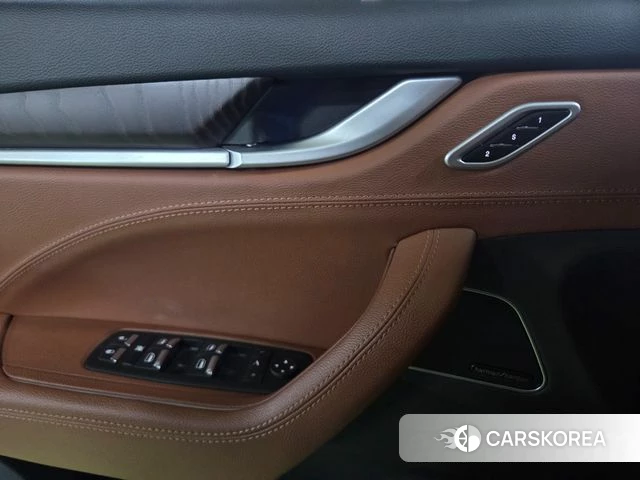 Maserati Levante 2019 Серебристо-серый из Кореи, фото 5
