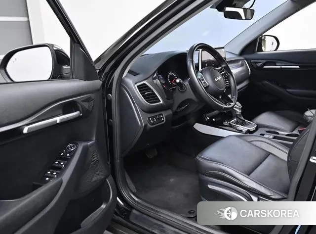 Kia Seltos 2021 Черный из Кореи, фото 5