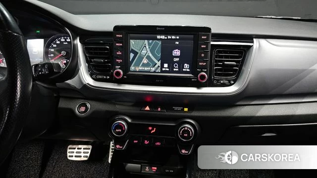 Kia Stonic 2018 Белый из Кореи, фото 5