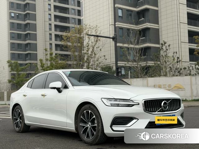 Volvo S60 2022 Белый из Китая, фото 5