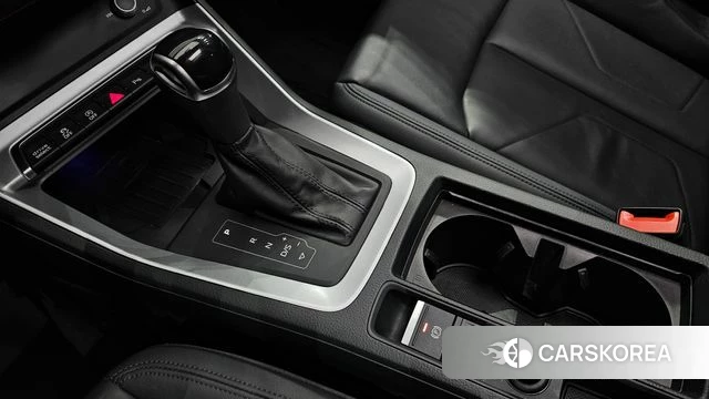 Audi Q3 (F3) 2023 Белый из Кореи, фото 5