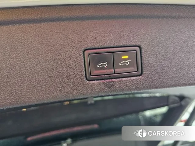 Volkswagen Touareg 3rd generation 2020 Белый из Кореи, фото 5