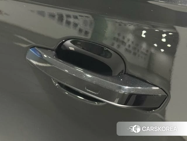 Audi Q5L 2025 Черный из Китая, фото 5
