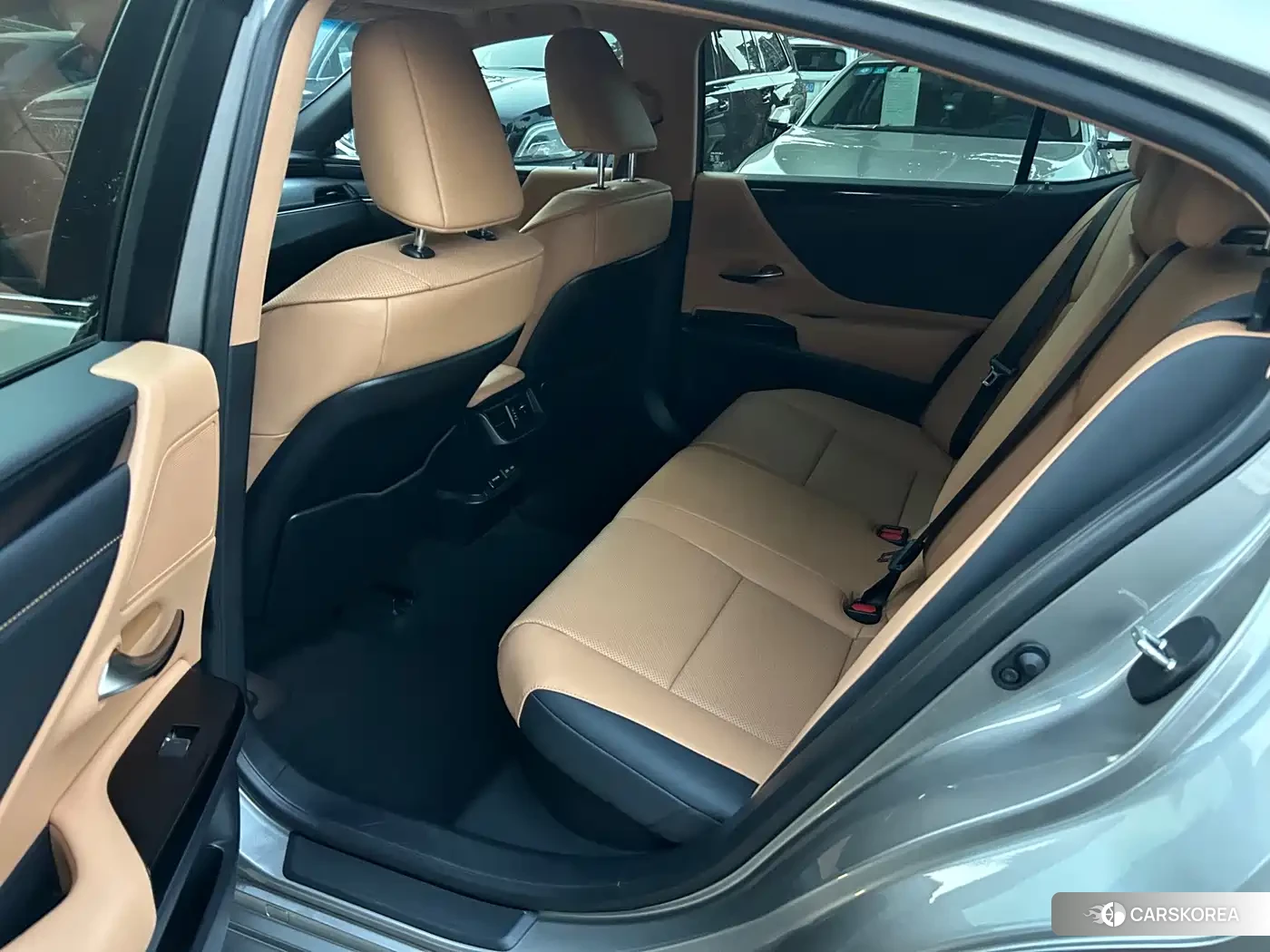 Lexus ES 2024 Silver/gray из Китая, фото 5
