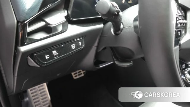 Kia Di Ol Nu Niro 2023 Серебристо-серый из Кореи, фото 5