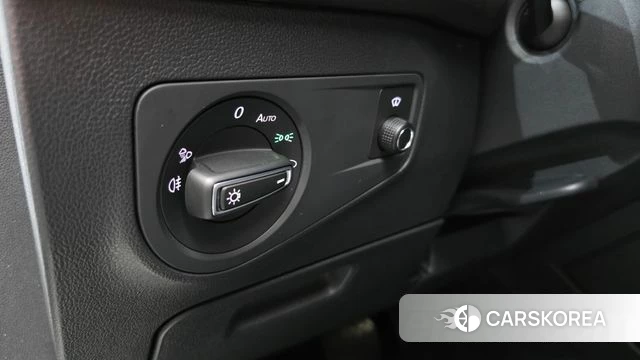 Volkswagen Tiguan Allspace 2024 Белый из Кореи, фото 5