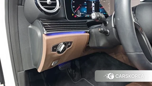 Mercedes-Benz E-Class W213 2021 Белый из Кореи, фото 5