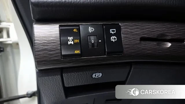 Ssangyong Korando Turismo 2018 Белый из Кореи, фото 5