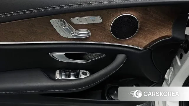 Mercedes-Benz E-Class W213 2021 Белый из Кореи, фото 5