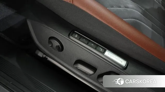 Volkswagen ID.4 2023 Серебристо-серый из Кореи, фото 5