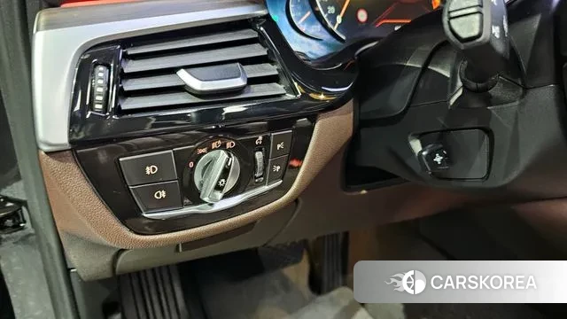 BMW 5 Series (G30) 2018 Серый из Кореи, фото 5