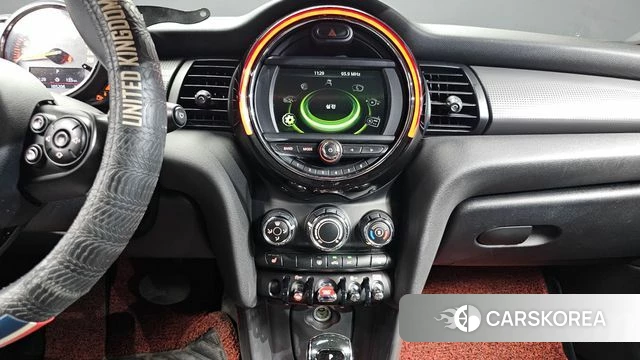 Mini Cooper D 2018 Красный из Кореи, фото 5