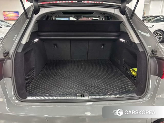 Audi A4 (import) 2022 Темно-серый из Китая, фото 5