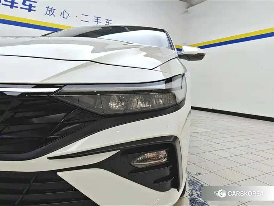 Hyundai Elantra 2025 Белый из Китая, фото 5