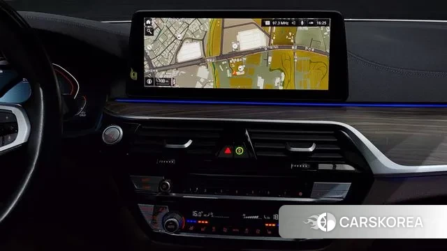 BMW 5 Series (G30) 2020 Белый из Кореи, фото 5