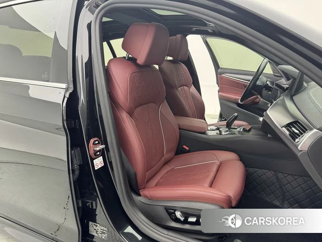 BMW 5 series PHEV 2021 Черный из Китая, фото 5