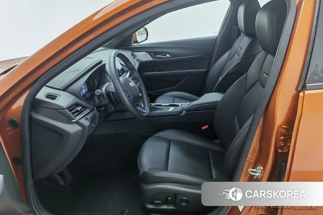 Cadillac CT4 2024 Оранжевый из Китая, фото 5
