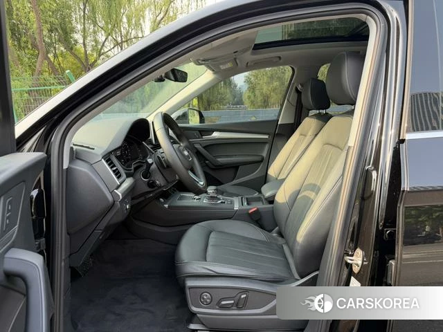 Audi Q5L 2021 Черный из Китая, фото 5