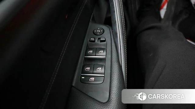 BMW 5 Series (G30) 2019 Белый из Кореи, фото 5