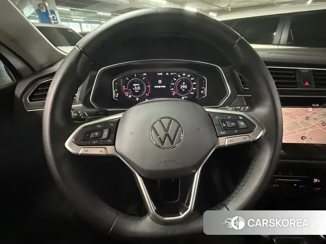 Volkswagen Tiguan second Generation 2023 Белый из Кореи, фото 5