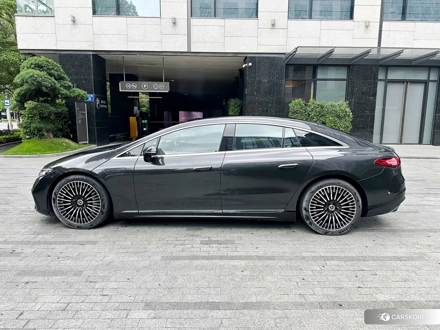 Mercedes-Benz EQS 2023 Черный из Китая, фото 5