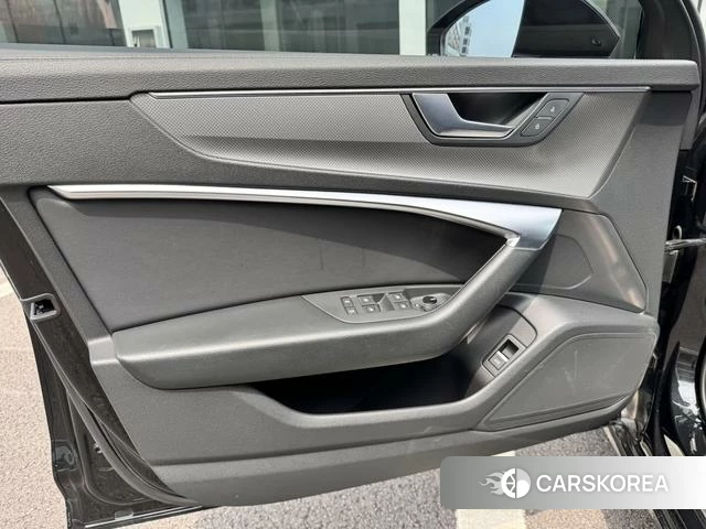 Audi A6L 2021 Черный из Китая, фото 5