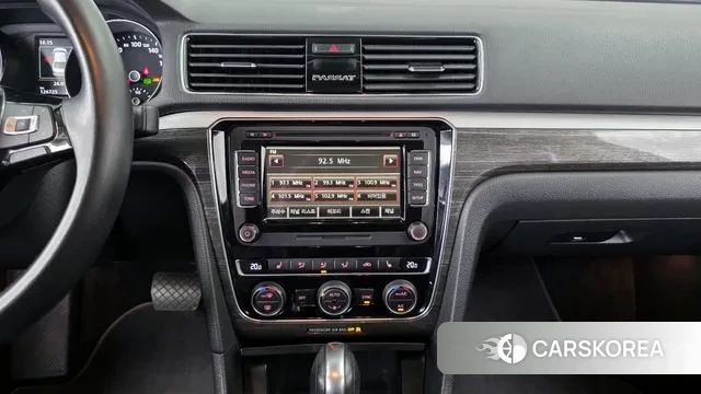 Volkswagen The New Passat 2018 Черный из Кореи, фото 5