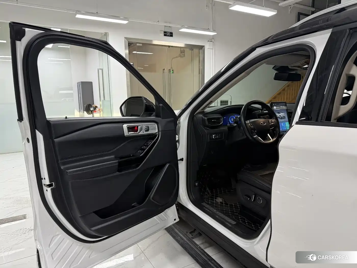 Ford Explorer 2021 Белый из Китая, фото 5