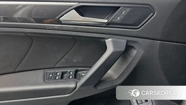 Volkswagen Tiguan second Generation 2020 Белый из Кореи, фото 5