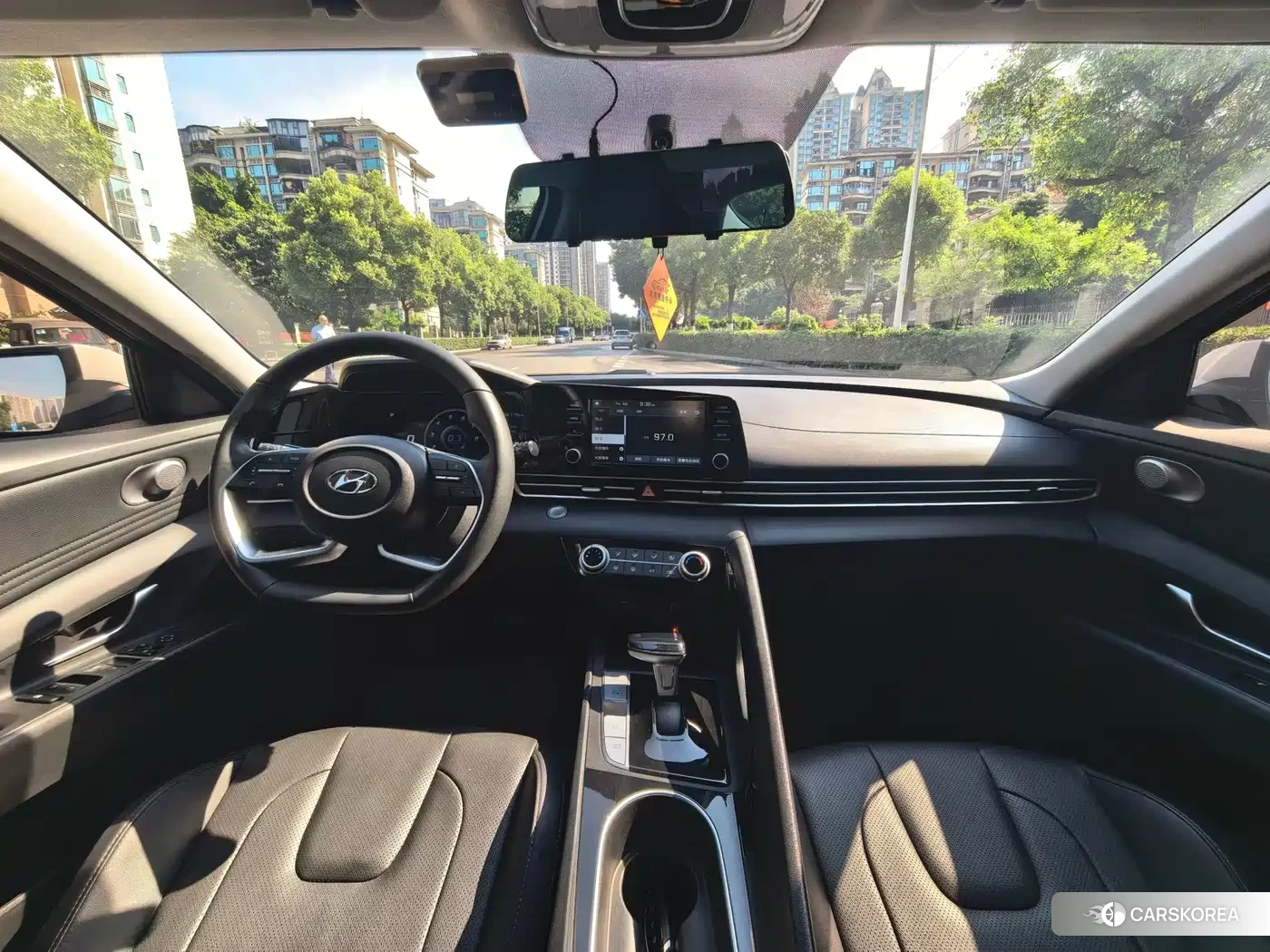 Hyundai Elantra 2023 Белый из Китая, фото 5