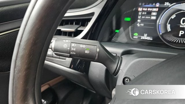 Lexus ES300h 7th generation 2023 Серебристо-серый из Кореи, фото 5