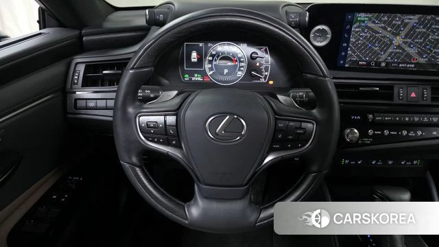 Lexus ES300h 7th generation 2024 Белый из Кореи, фото 5