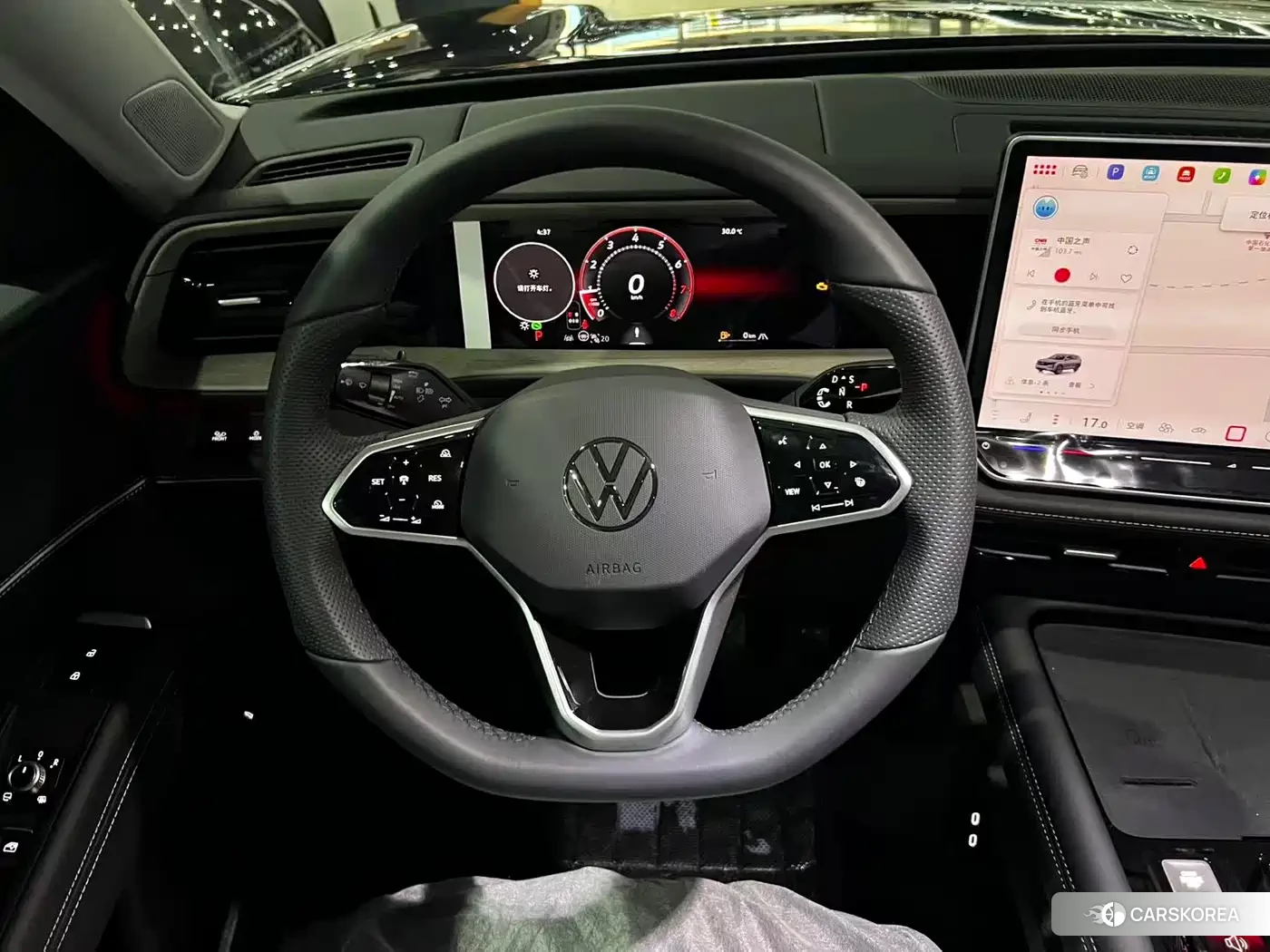 Volkswagen Touareg 2026 Черный из Китая, фото 5