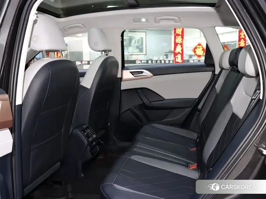 Volkswagen Tharu 2025 Silver/gray из Китая, фото 5