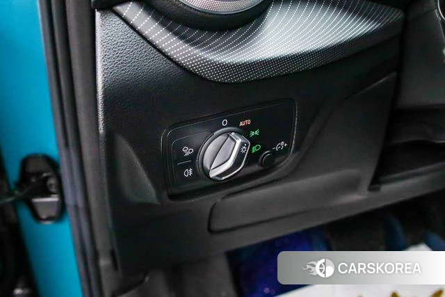 Audi Q2L 2023 Синий из Китая, фото 5