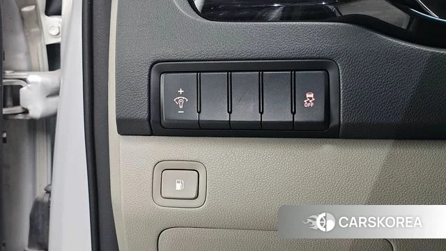 Kia The New Carnival 2019 Серебряный из Кореи, фото 5