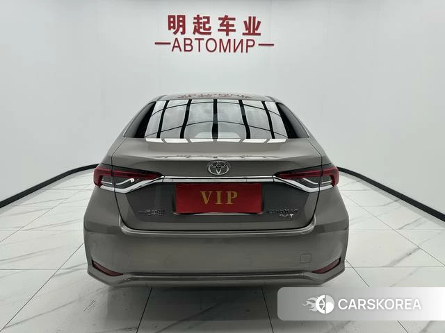 Toyota Corolla 2024 Серебристо-серый из Китая, фото 5