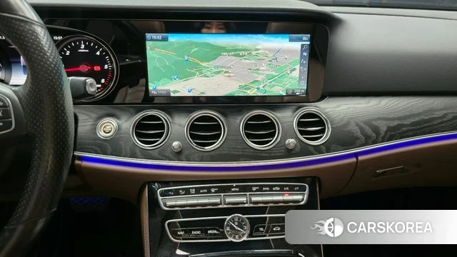 Mercedes-Benz E-Class W213 2018 Белый из Кореи, фото 5