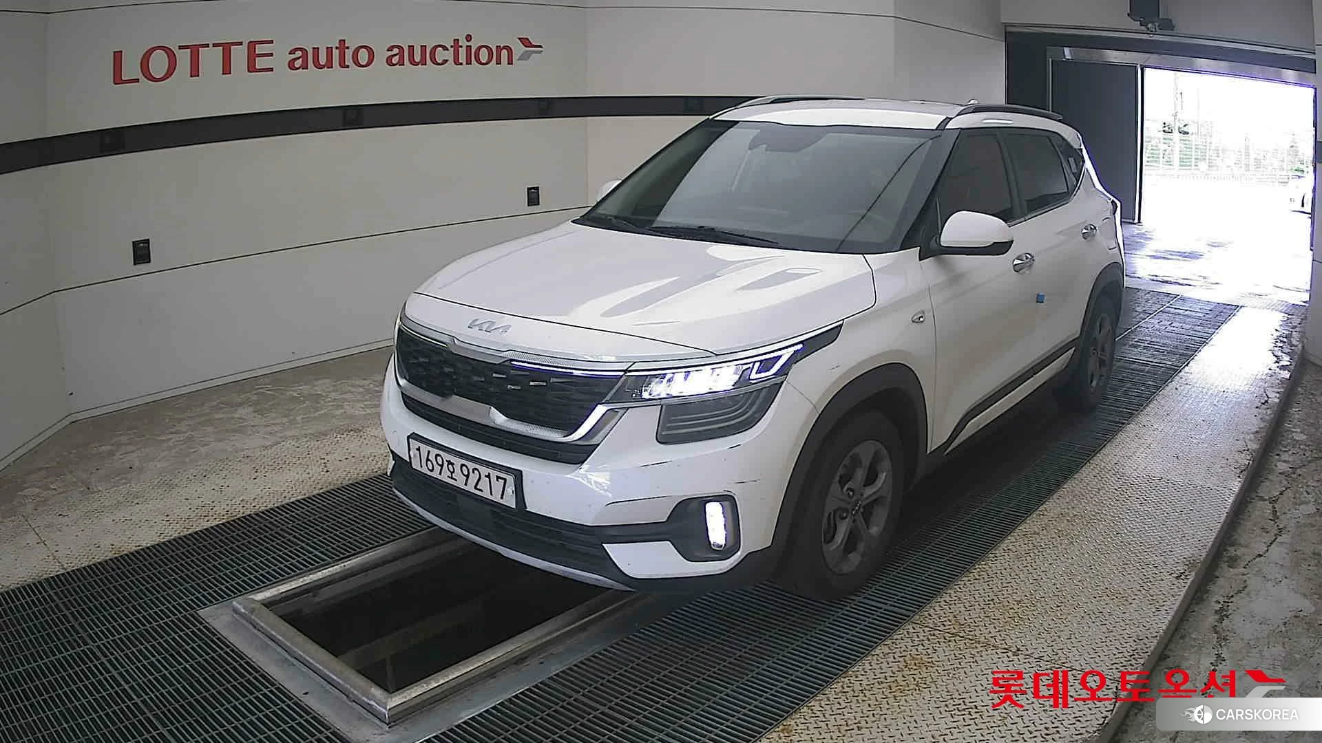 Kia Seltos 2023 Белый из Кореи, фото 5