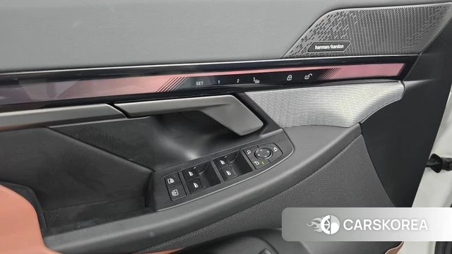BMW 5 Series (G60) 2025 Белый из Кореи, фото 5