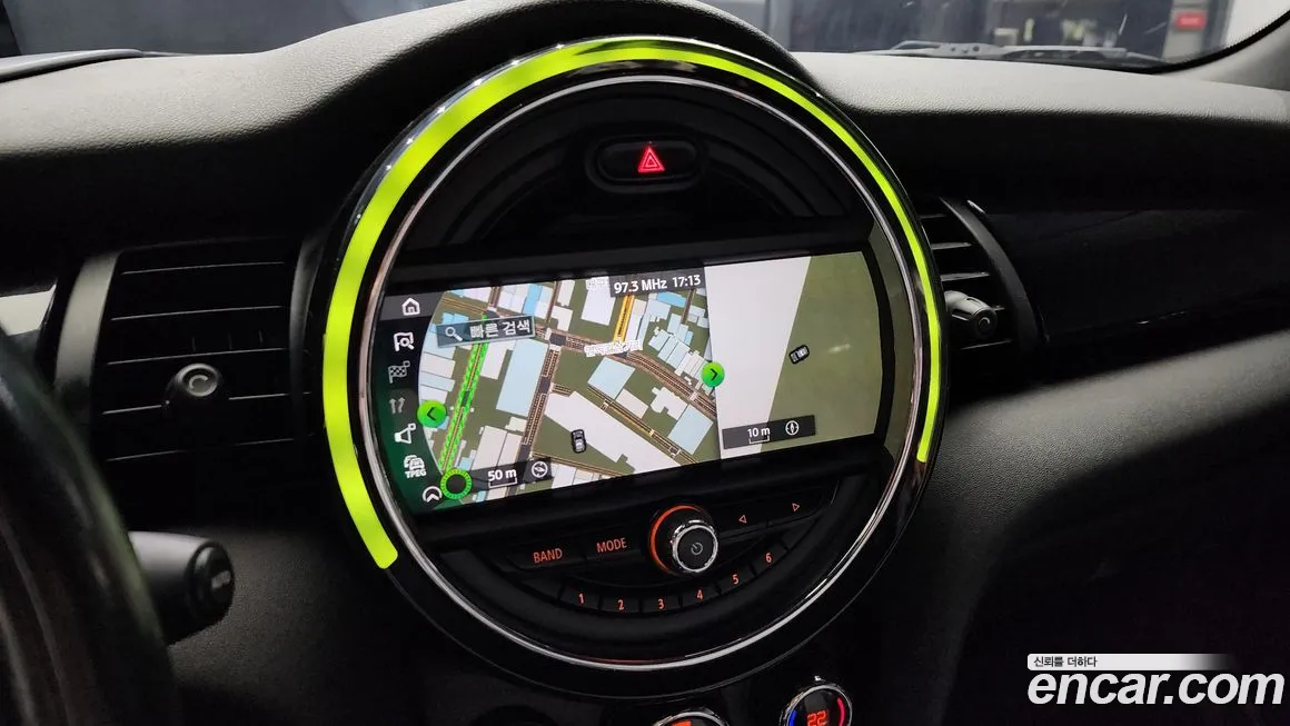 Mini Cooper Convertible 2019 Жемчужный цвет из Кореи, фото 5