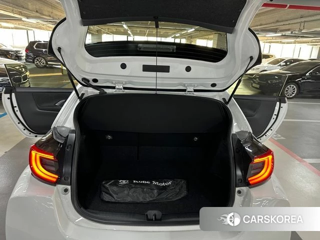 Toyota Yaris (Beats) 2022 Белый из Кореи, фото 5