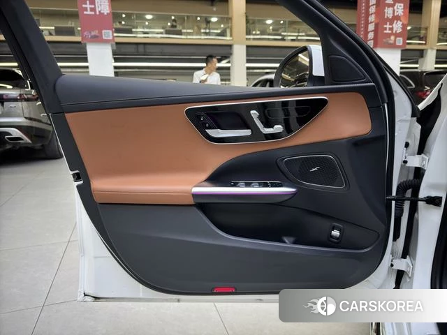 Mercedes-Benz Class C 2023 Белый из Китая, фото 5